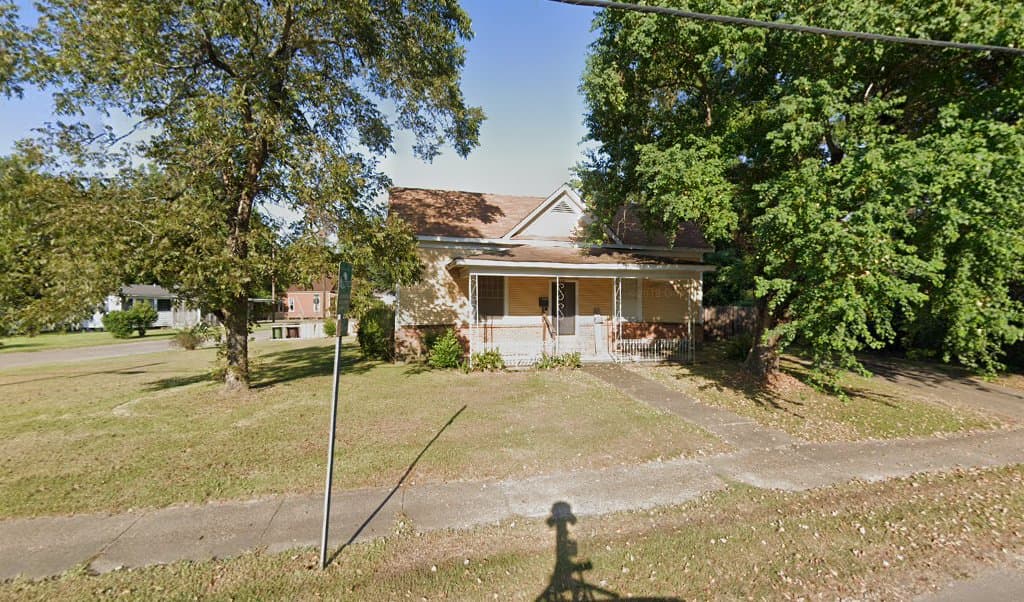 Annie L Amos — attorney in Hattiesburg, MS