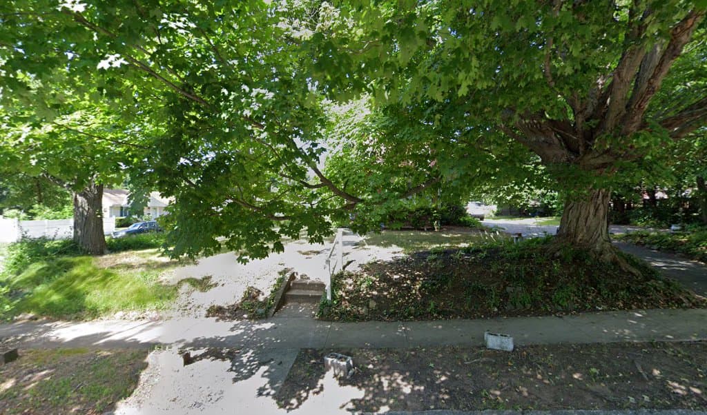 Law Office of Robert Johnson Moore — attorney in Hamden, CT
