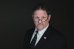 Robert Eliot Sisson P.L.L.C. Attorney at Law