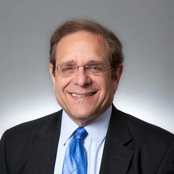 Foley & Lardner LLP: Mark J. Neuberger photo 3