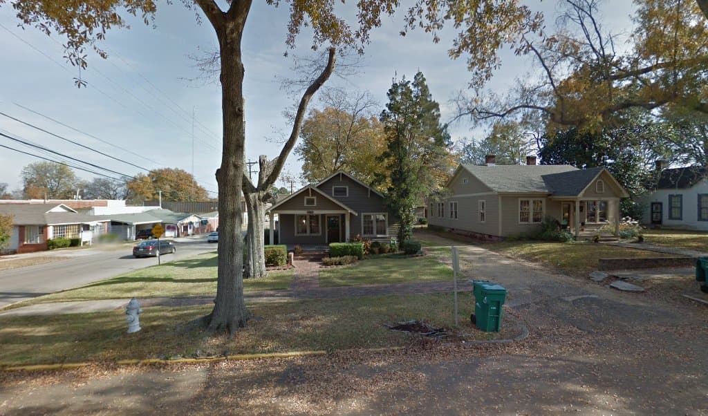 Angela L Jones — attorney in Tupelo, MS
