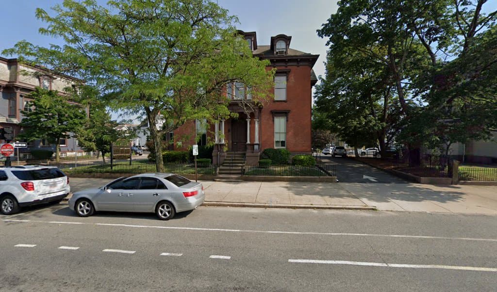 Joseph J Voccola & Associates: Warren William F — attorney in Providence, RI