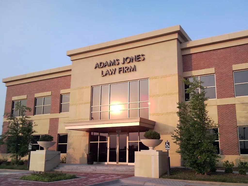 Adams Jones Law Firm PA foto 2