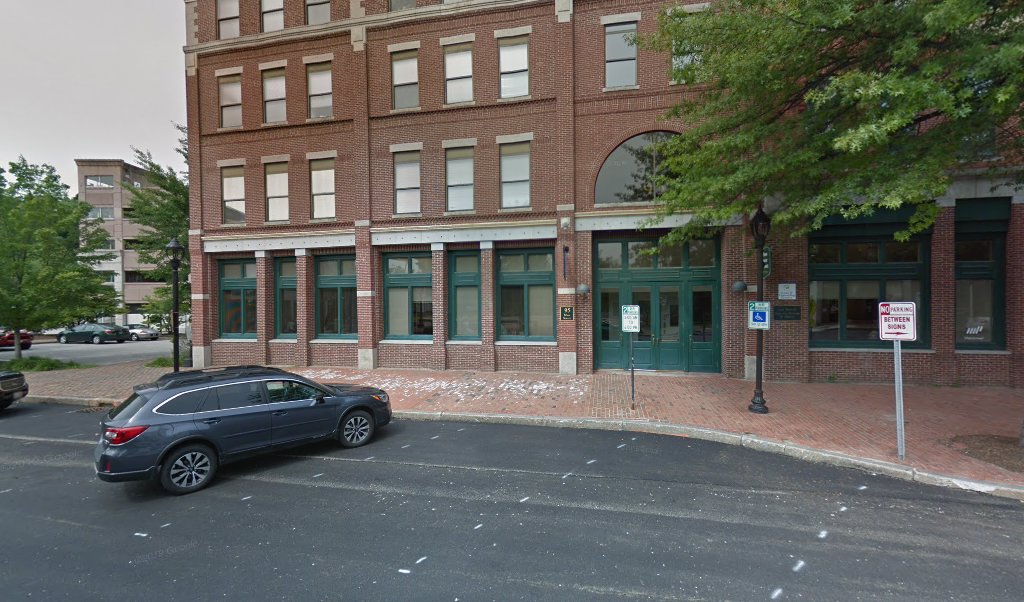 Civil Litigation Lawyer in Maine, USA